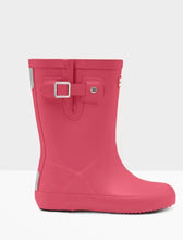 Load image into Gallery viewer, Hunter Original Little Kids Flat Sole Wellington Boots - Hyper Pink